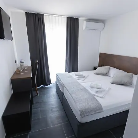 فندق مبيت وإفطار D8 3*