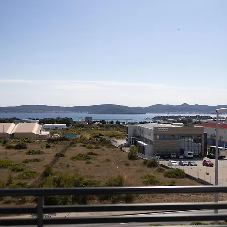 فندق مبيت وإفطار D8