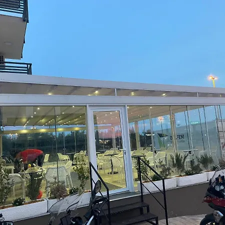 D8 فندق مبيت وإفطار زادار