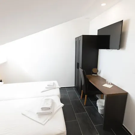 D8 فندق مبيت وإفطار 3*