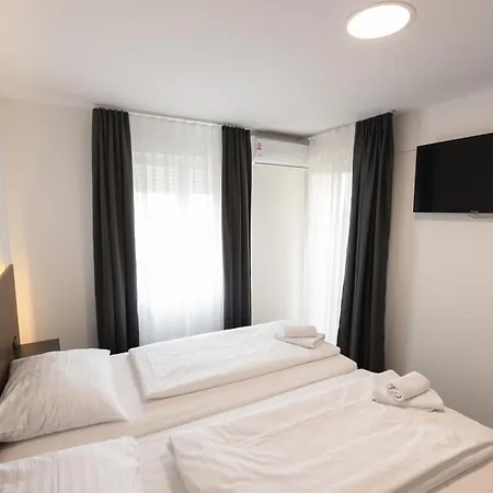 فندق مبيت وإفطار D8