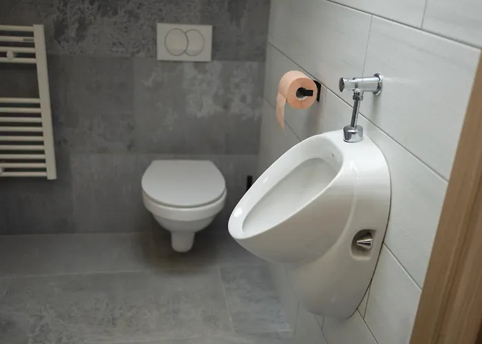 D8 Nocleg ze śniadaniem 3*