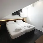 Bed & Breakfast D8 3*