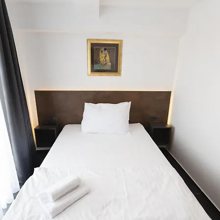 D8 Bed & Breakfast 3*